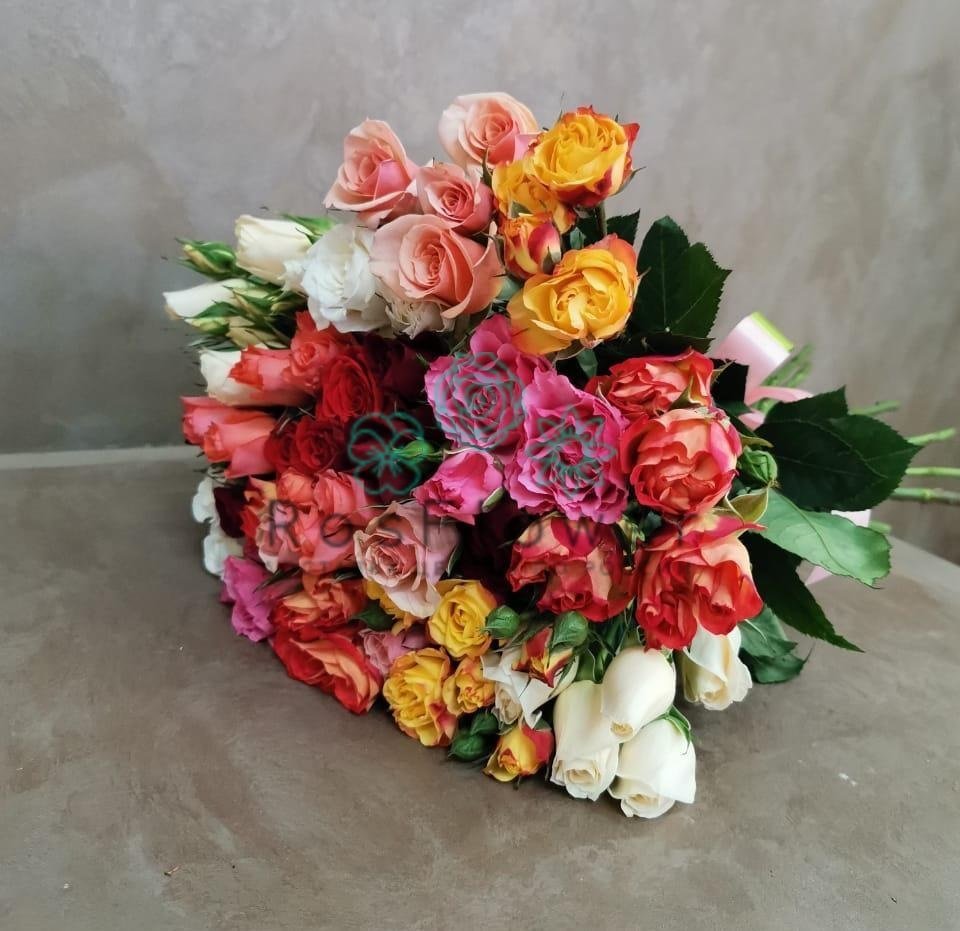 Букет цветов из: Розы в Первомайский