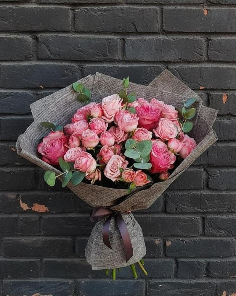 Букет цветов из: Розы в Первомайский