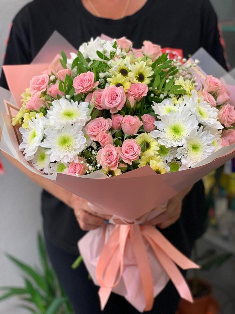 Букет цветов из: Розы и Хризантемы в Первомайский