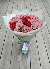Букет цветов из:  Альстромерии в Первомайский