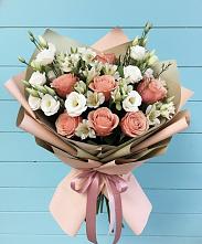 Букет цветов из:  Розы, Альстромерии и Лизиантусы в Первомайский