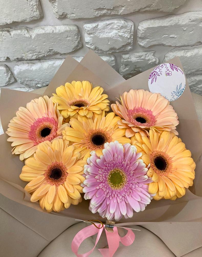 Букет цветов из: Герберы в Первомайский