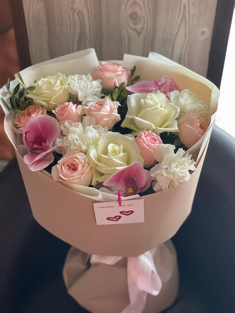 Букет цветов из: Орхидеи, Розы и Гвоздики в Первомайский