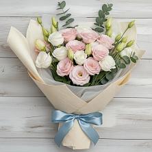 Букет цветов из:  Лизиантусы в Первомайский