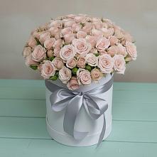 Цветочная композиция из Розы в шляпной коробке в Первомайский