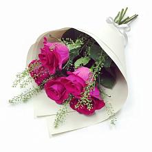 Букет цветов из:  Розы в Первомайский