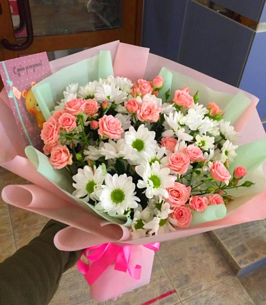 Букет цветов из: Розы и Хризантемы в Первомайский