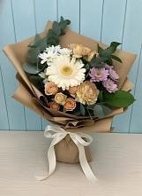 Букет цветов из:  Герберы и Хризантемы в Первомайский
