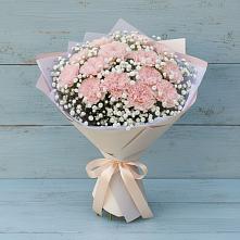 Букет цветов из:  Гвоздики в Первомайский
