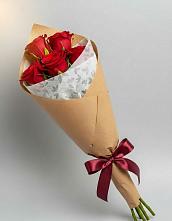 Букет цветов из:  Розы в Первомайский