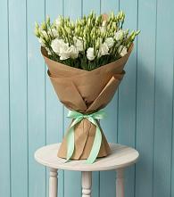 Букет цветов из:  Лизиантусы в Первомайский