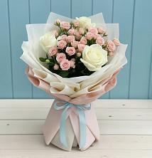 Букет цветов из:  Розы в Первомайский