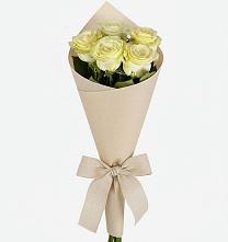 Букет цветов из:  Розы в Первомайский
