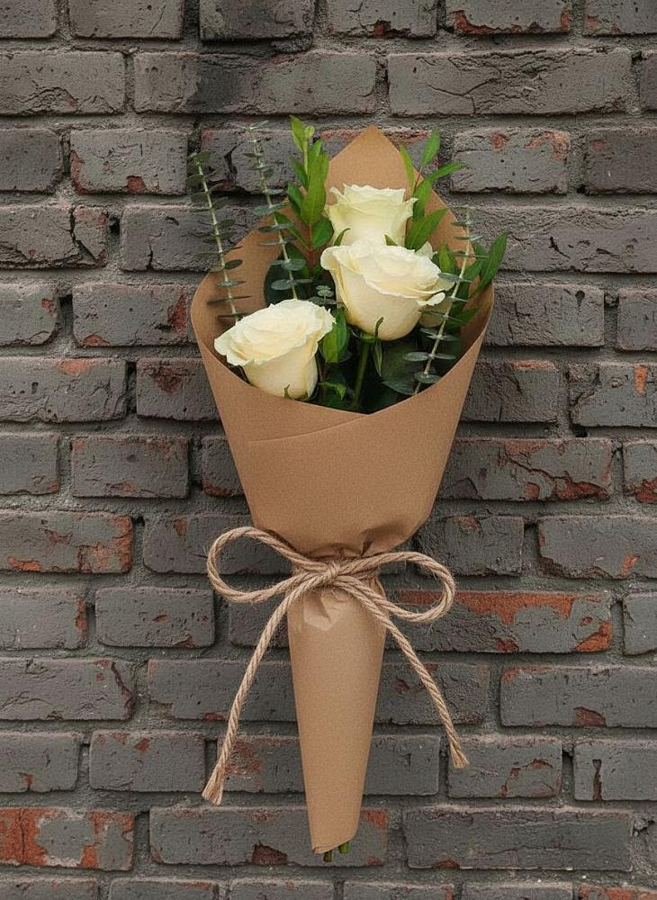 Букет цветов из: Розы в Первомайский