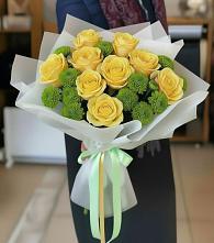 Букет цветов из:  Хризантемы и Розы в Первомайский