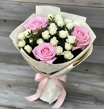 Букет цветов из:  Розы в Первомайский