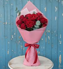 Букет цветов из:  Розы в Первомайский