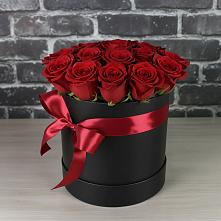 Цветочная композиция из Розы в шляпной коробке в Первомайский