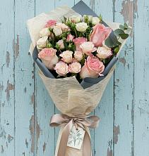 Букет цветов из:  Розы в Первомайский
