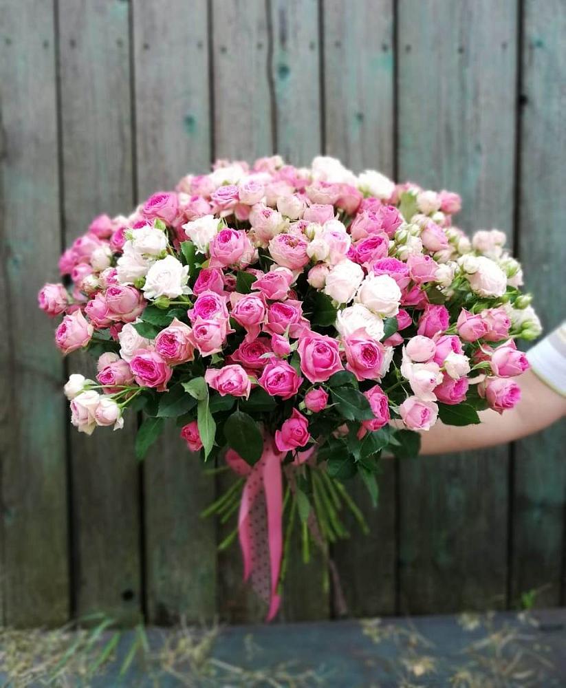 Букет Розовые кустовые розы Натали и Лав Лидия в Первомайский