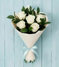 Букет цветов из:  Розы в Первомайский