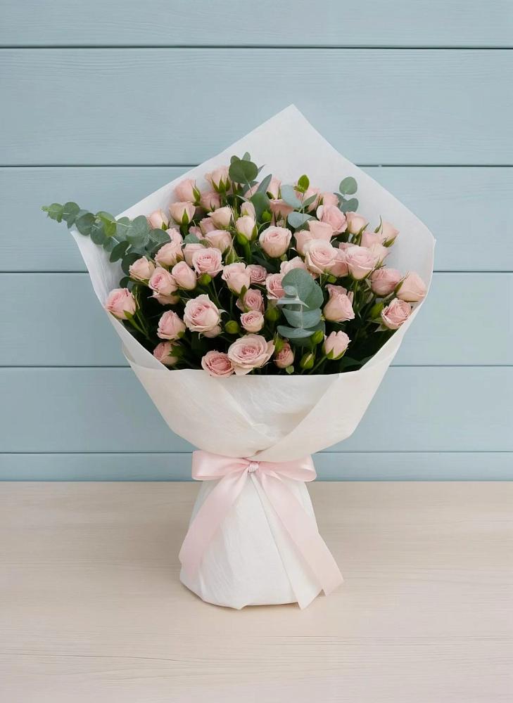 Букет цветов из: Розы в Первомайский