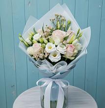 Букет цветов из:  Розы и Лизиантусы в Первомайский