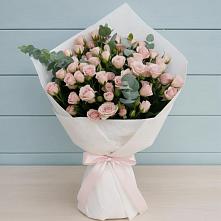 Букет цветов из:  Розы в Первомайский
