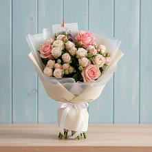 Букет цветов из:  Розы в Первомайский