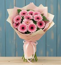 Букет цветов из:  Герберы в Первомайский