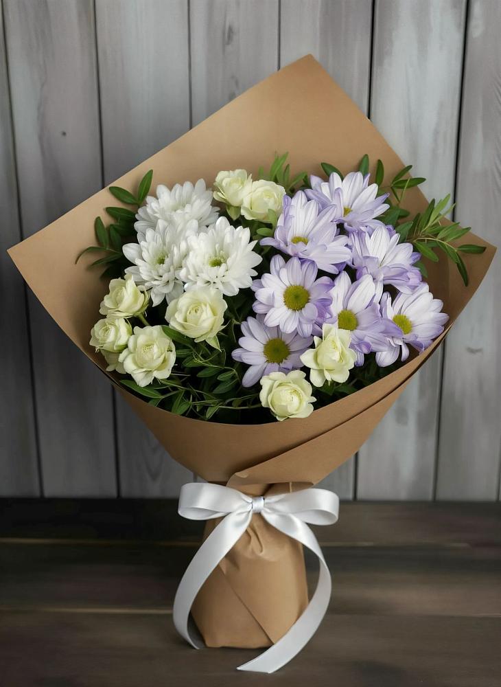 Букет цветов из: Хризантемы и Розы в Первомайский