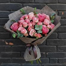 Букет цветов из:  Розы в Первомайский
