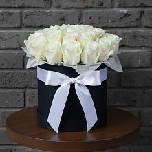 Цветочная композиция из Розы в шляпной коробке в Первомайский