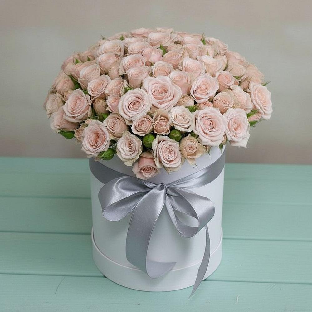 Цветочная композиция из Розы в шляпной коробке в Первомайский