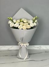 Букет цветов из:  Розы и Лизиантусы в Первомайский